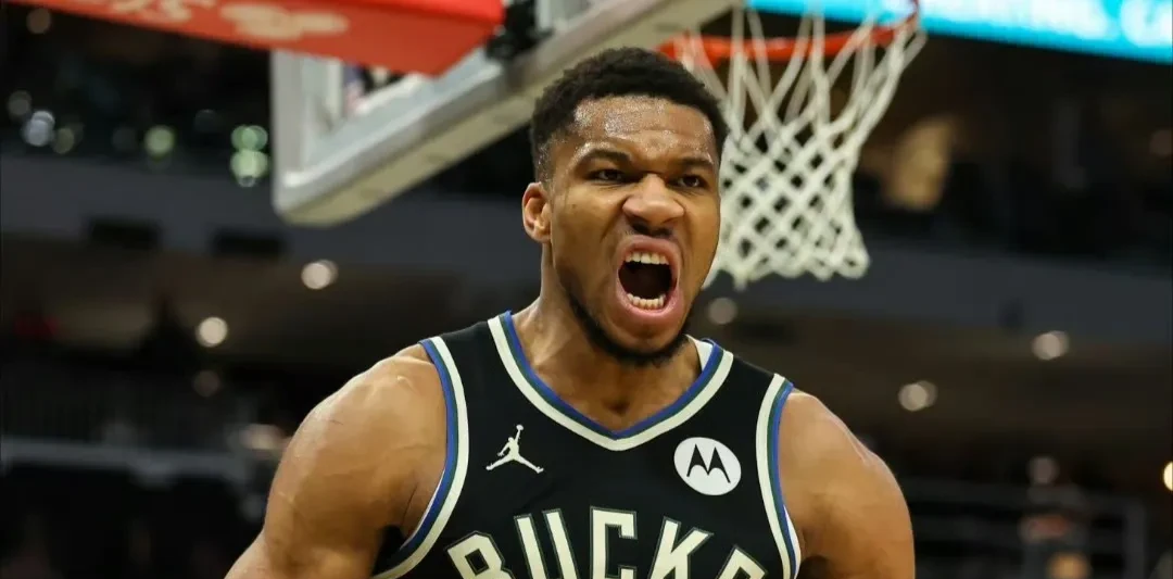 开云体育登录字母哥在老鹰比赛中刷新纪录，出色发挥引发热议！全场沸腾不已的简单介绍