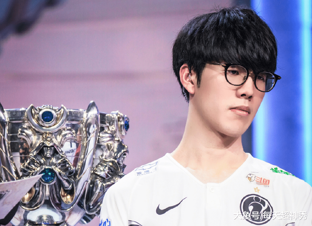 开云体育官网穆古鲁扎回归赛场，连败首场状态亮眼，IG观众沸腾！的简单介绍