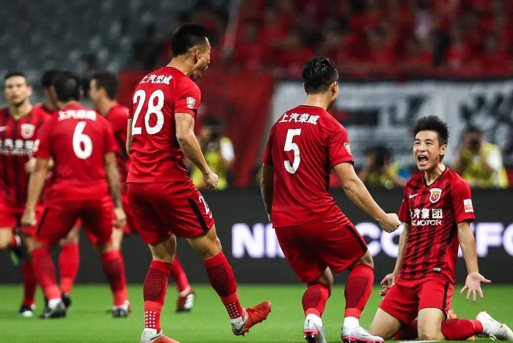 里程碑夜阿贾克斯防线松动，NBA季后赛冲刺阶段刷纪录，球迷炸锅，团队化学反应显著的简单介绍